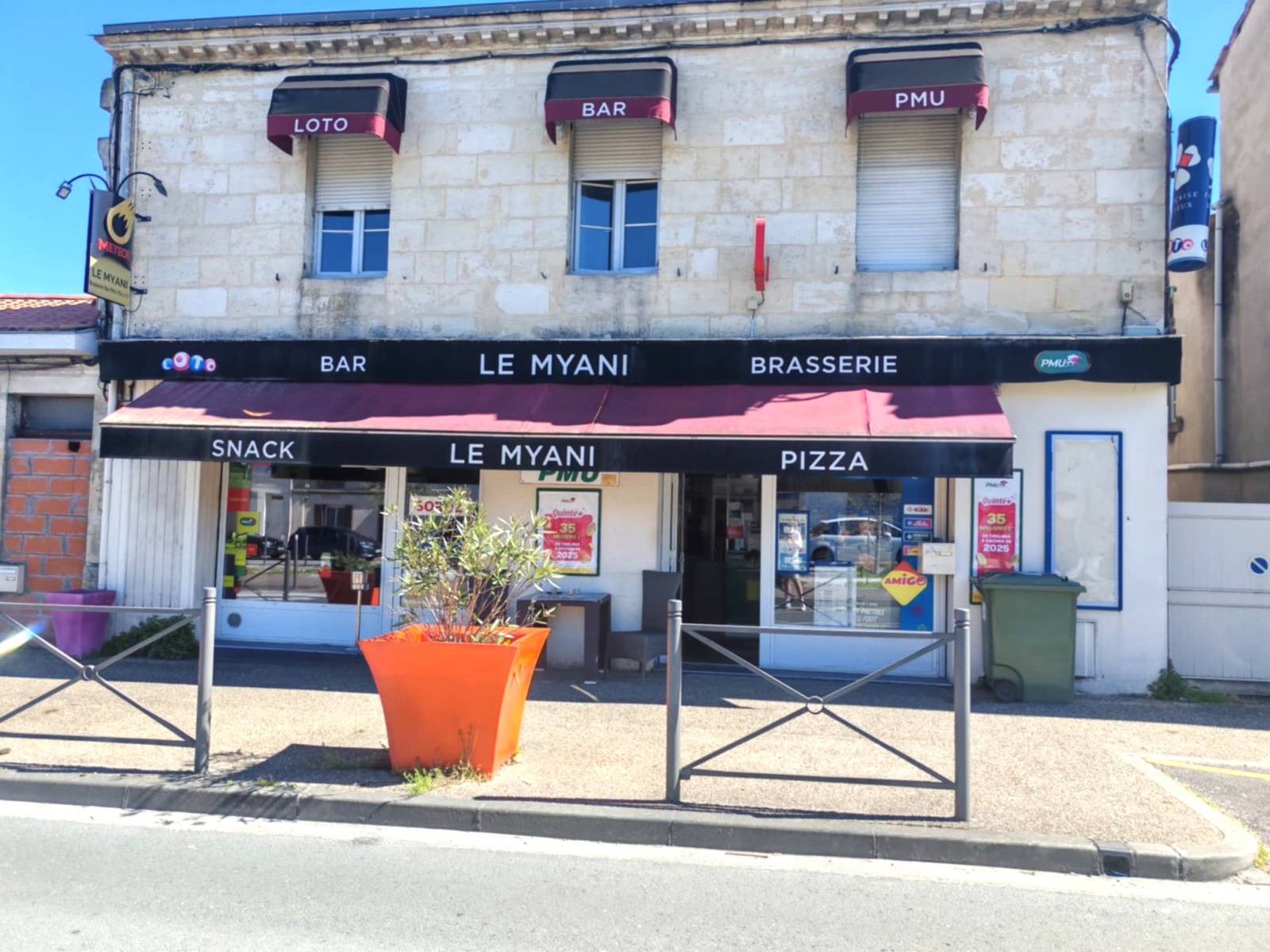 Image_2, Immeuble, Carbon-Blanc, ref :1571